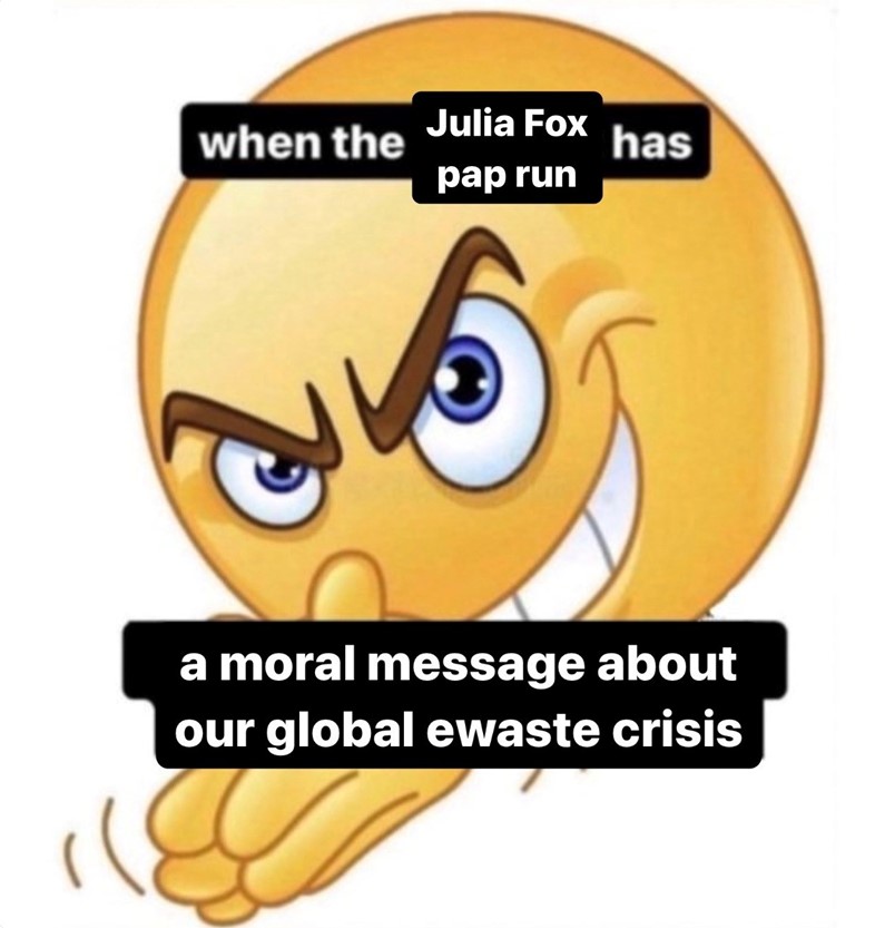 Julia Fox pap run